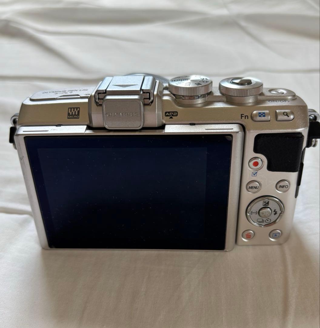 美品 オリンパス PEN E-PL7 ミラーレス一眼デジタルカメラ