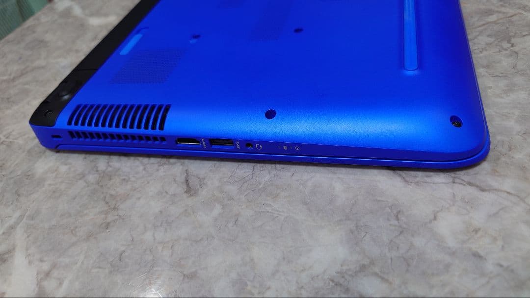 HP Pavilion 15 i5 5200u4GB SSD238GBマウス付き