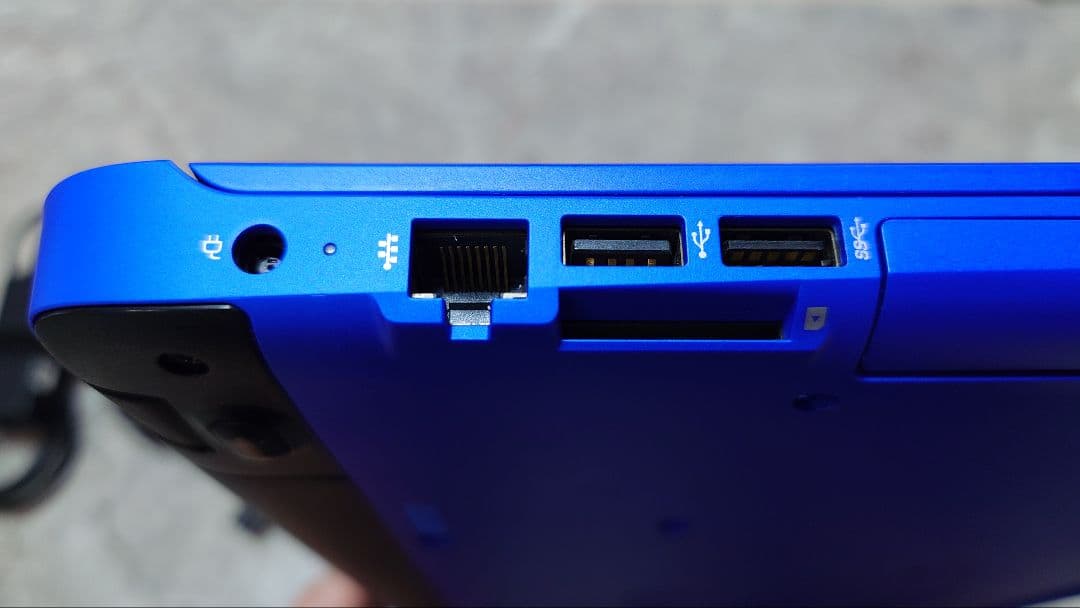 HP Pavilion 15 i5 5200u4GB SSD238GBマウス付き