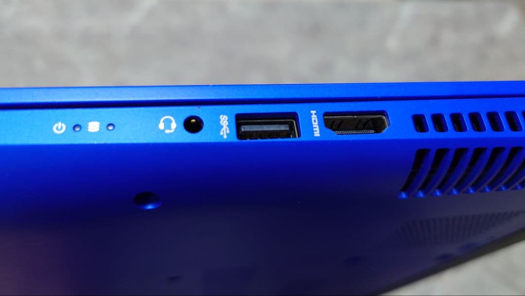 HP Pavilion 15 i5 5200u4GB SSD238GBマウス付き