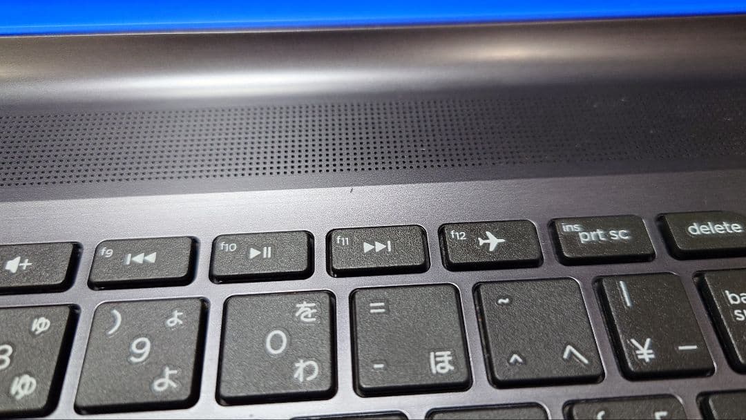 HP Pavilion 15 i5 5200u4GB SSD238GBマウス付き