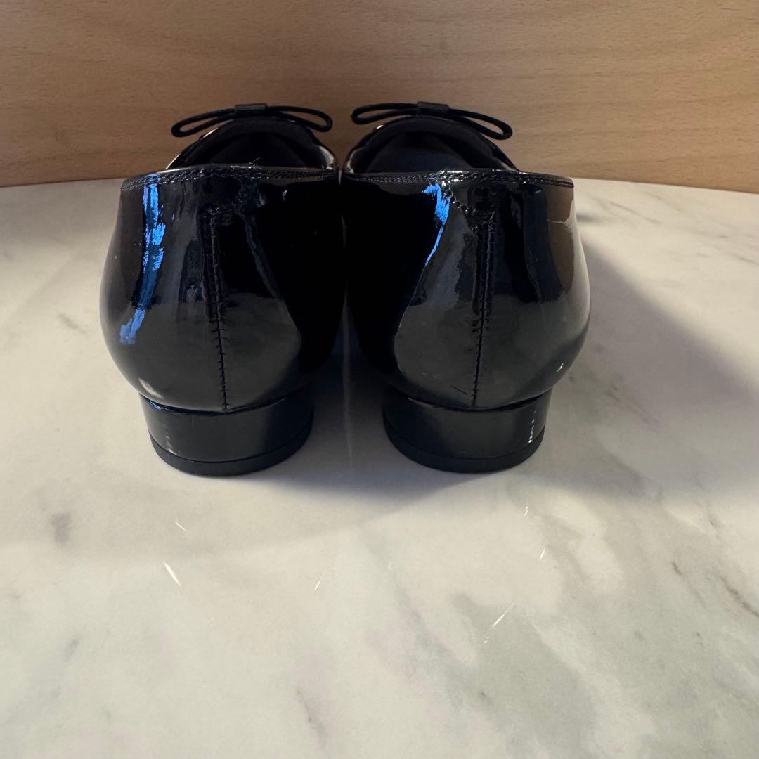 【美品】 DIANA リボンパンプス　フラット　エナメル 23cm ブラック