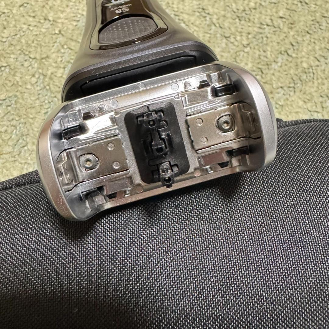 ブラウン 電気シェーバー シリーズ8 洗浄機付き 美品