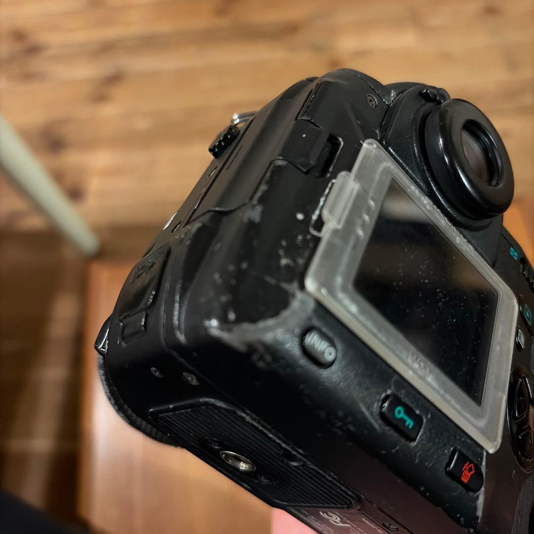 ブ*ン様 OLYMPUS E-1 OMマニュアル標準レンズf1.4とマウントアダ