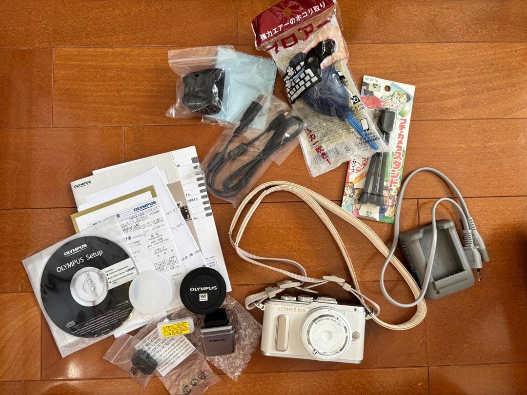 OLYMPUS オリンパス PEN E-PL8 ホワイト ミラーレス一眼カメラ