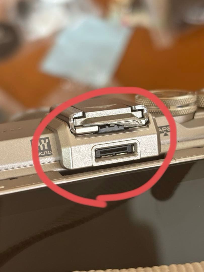 OLYMPUS オリンパス PEN E-PL8 ホワイト ミラーレス一眼カメラ