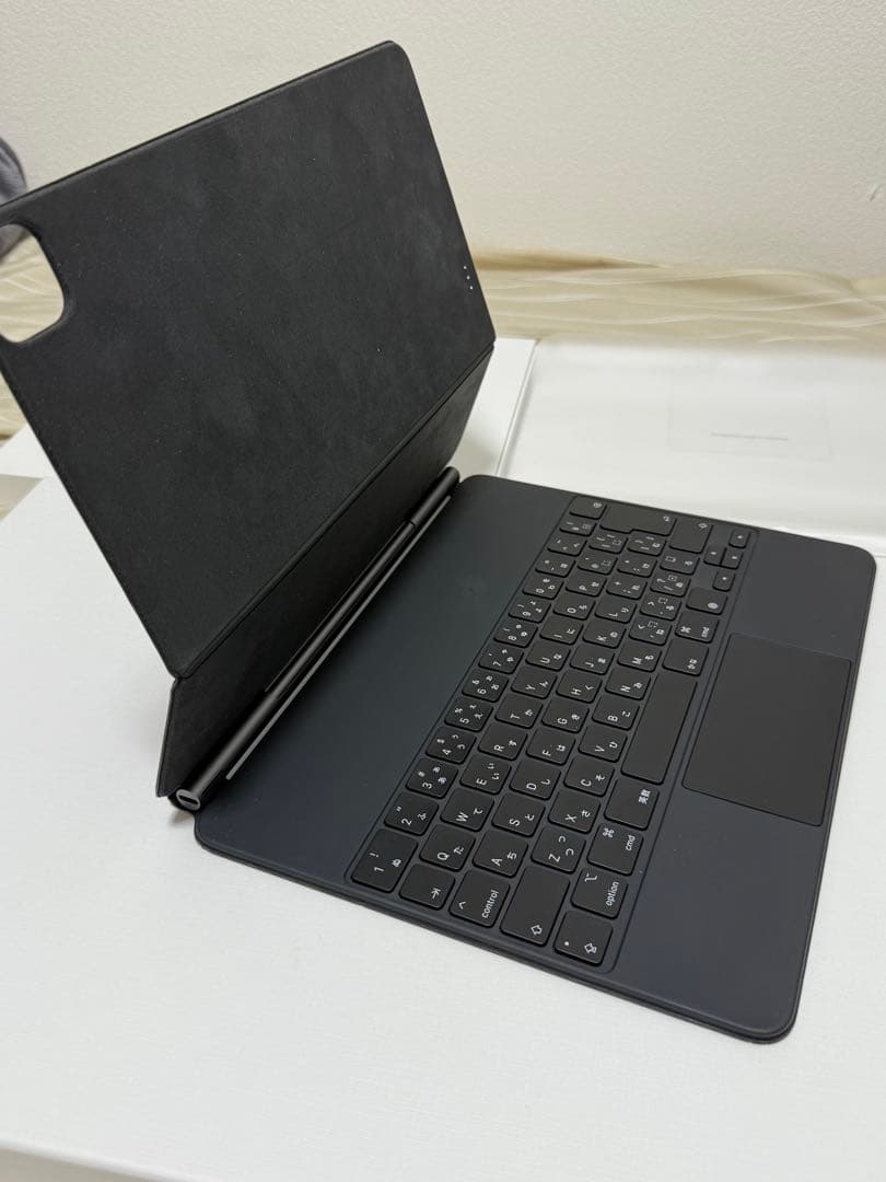 純正Magic Keyboard MXQU2J/A 12.9インチ