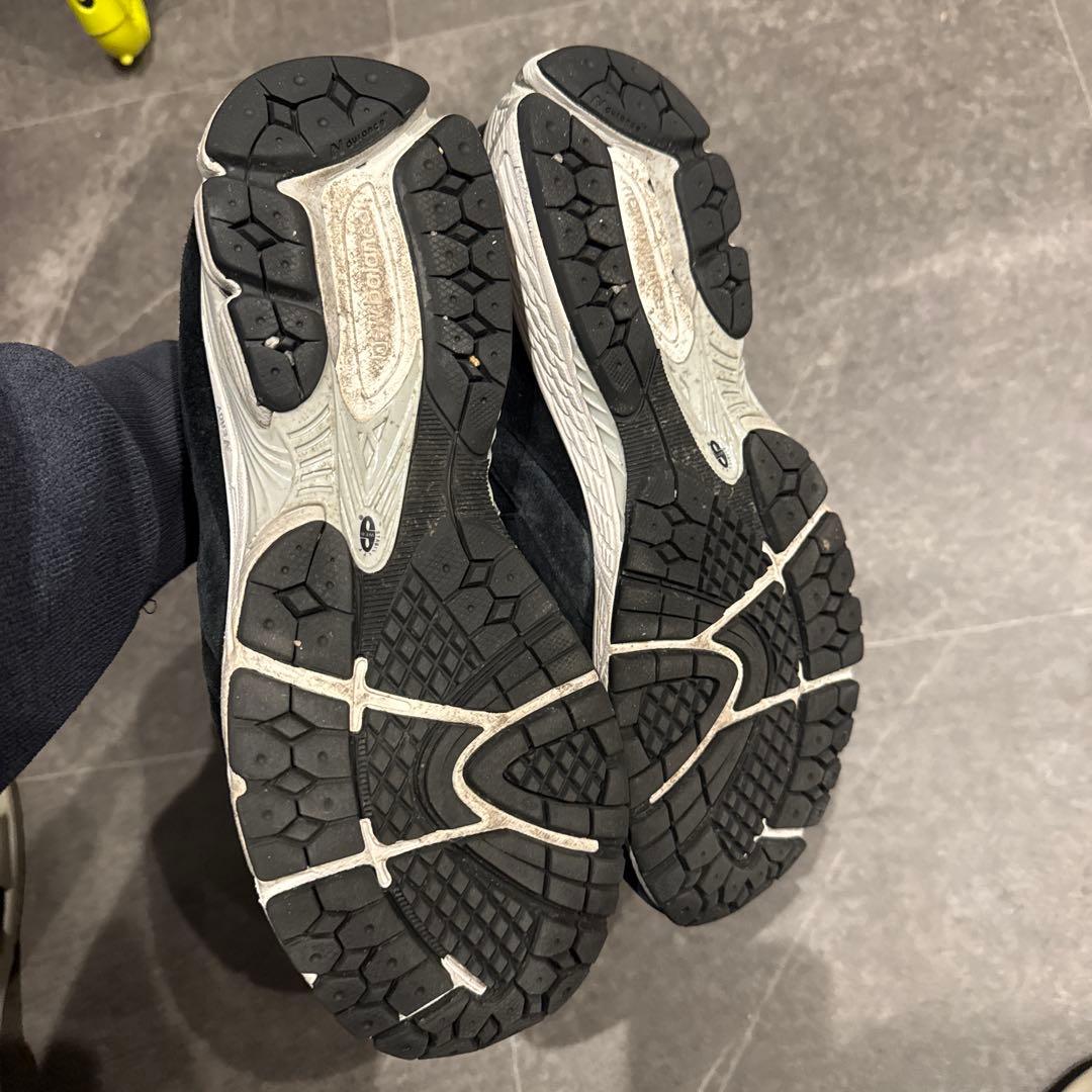 ぷーぷー New Balance M2002Rブラック/グレー スニーカー