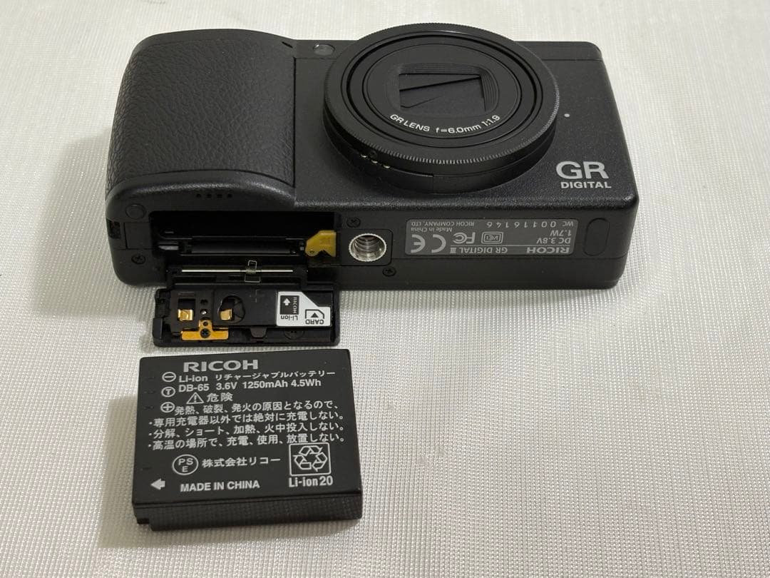 RICOH GR DIGITALIII＋ケースGC-3＋レンズGW-2 GH-2