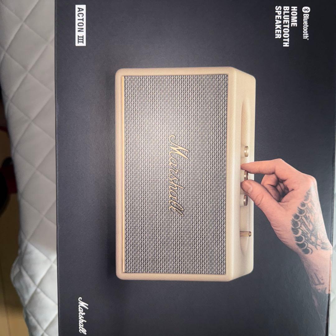 Marshall Acton III クリーム