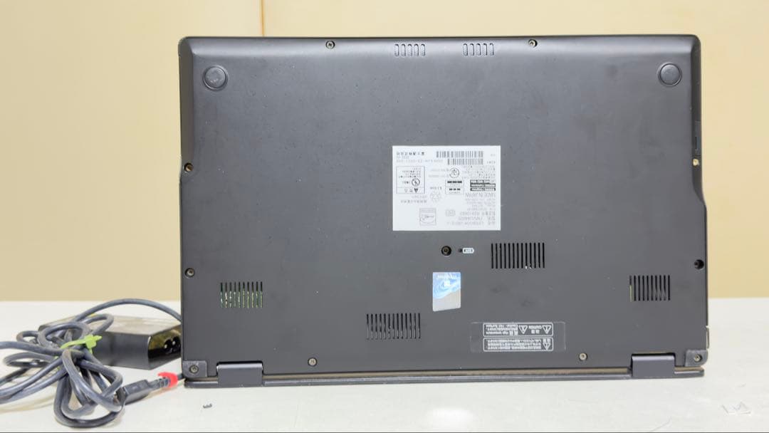FUJITSU U9312/J i5 1245U メモリ 16GB 256GB