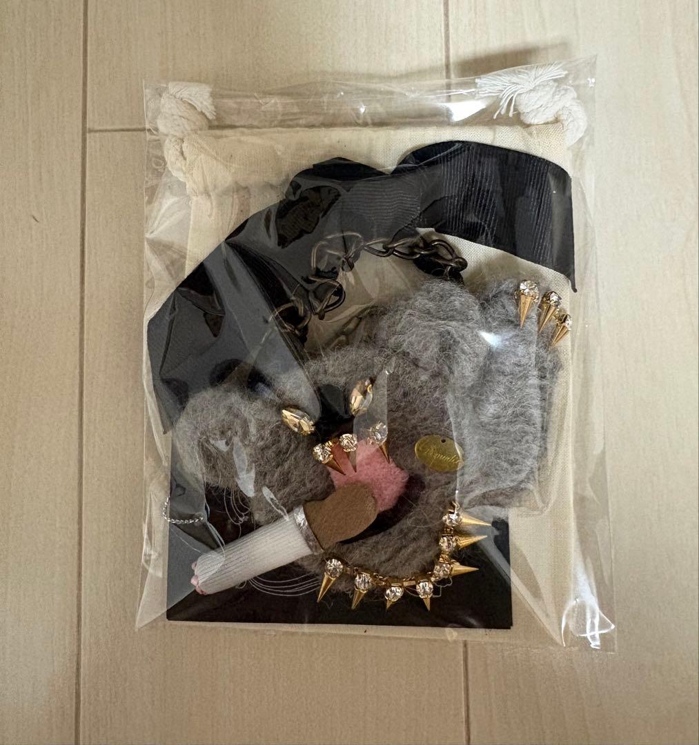 デモデ　クマ型スパイクブローチ　チェーン付き