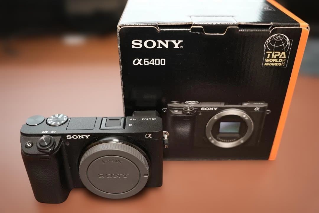 SONY α6400 ミラーレスカメラ（シャッター数約 66枚）