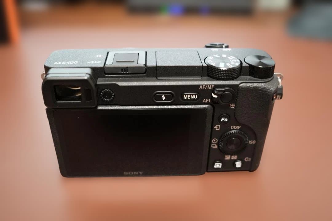 SONY α6400 ミラーレスカメラ（シャッター数約 66枚）