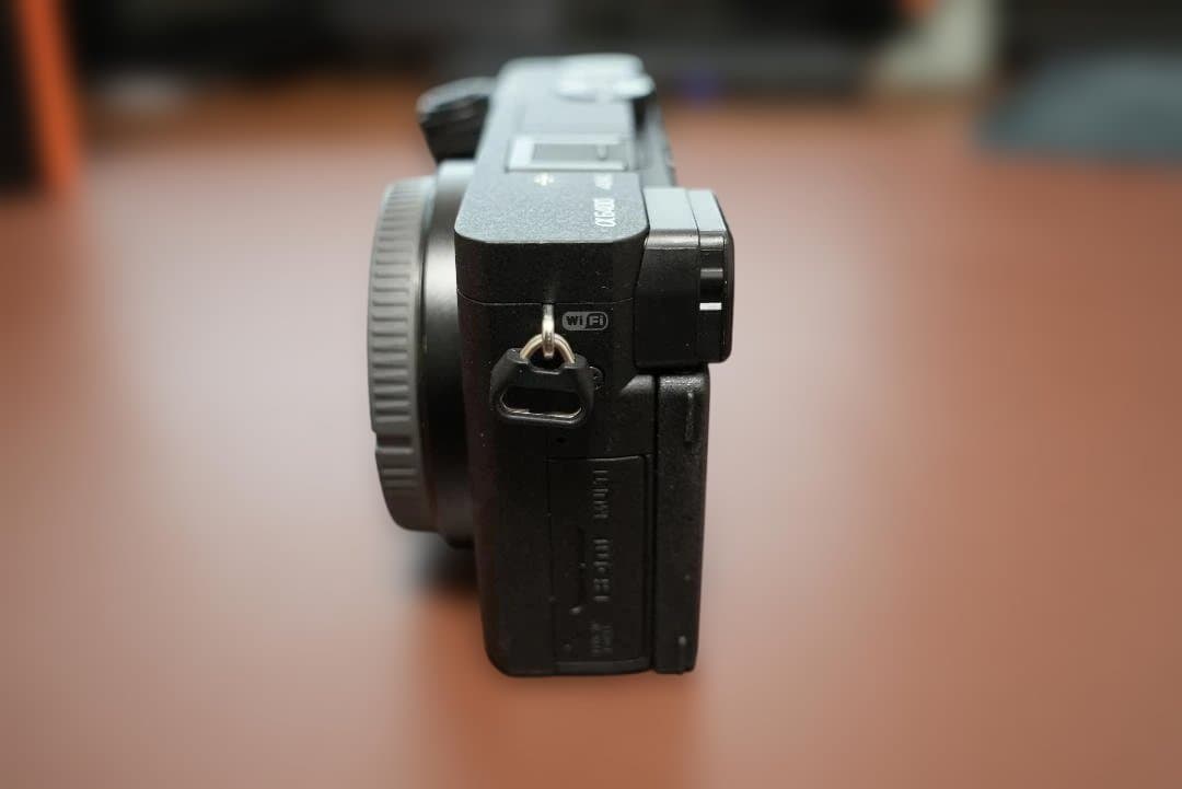 SONY α6400 ミラーレスカメラ（シャッター数約 66枚）