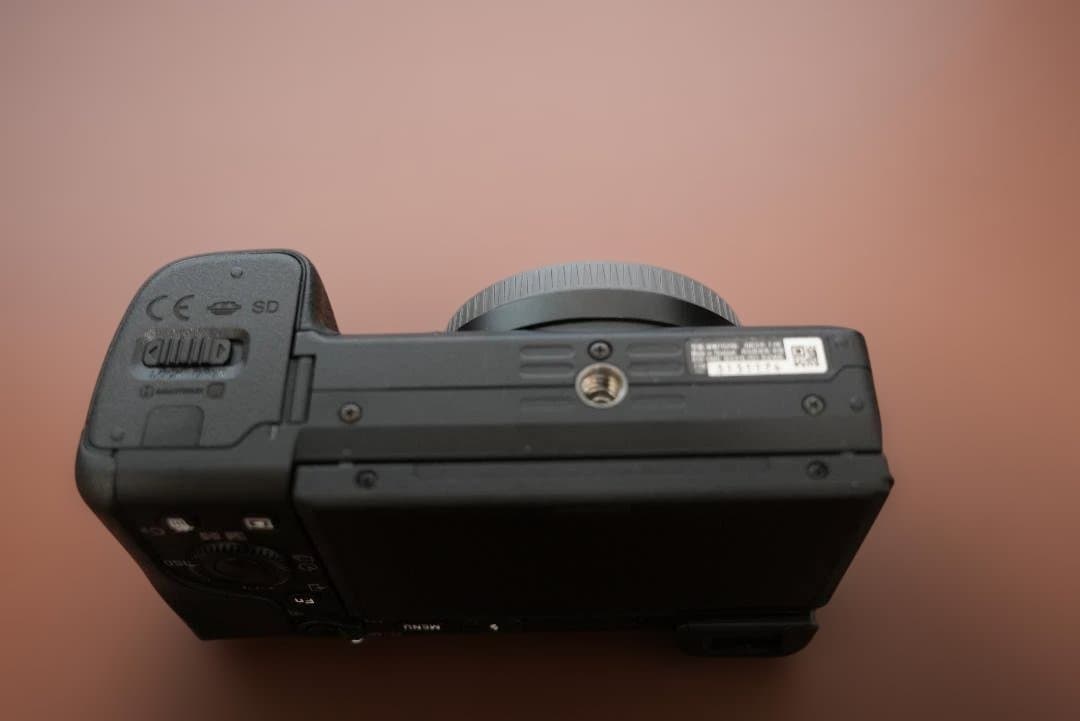 SONY α6400 ミラーレスカメラ（シャッター数約 66枚）