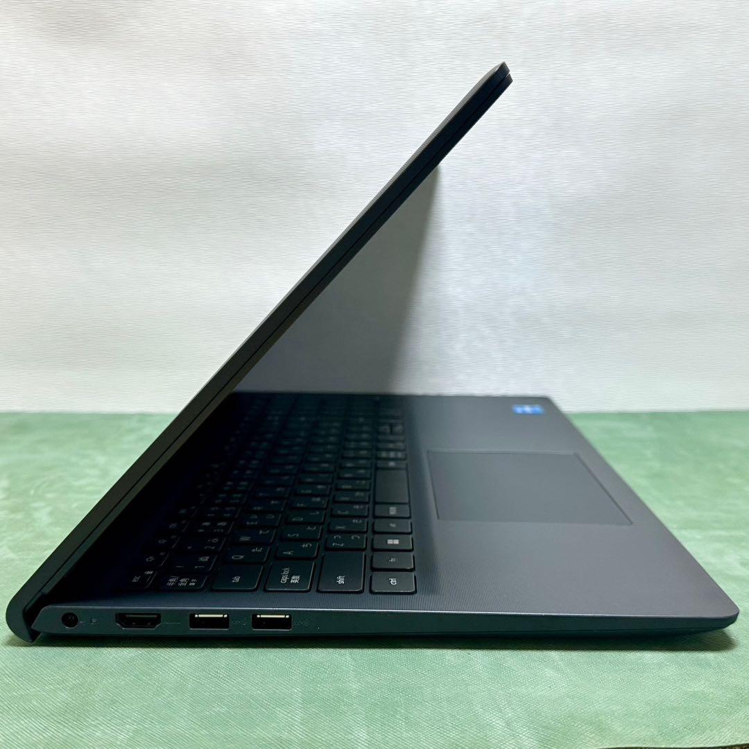 Windowsノート本体 DELL Vostro 3520 Core i3 8GB 256GB SSD