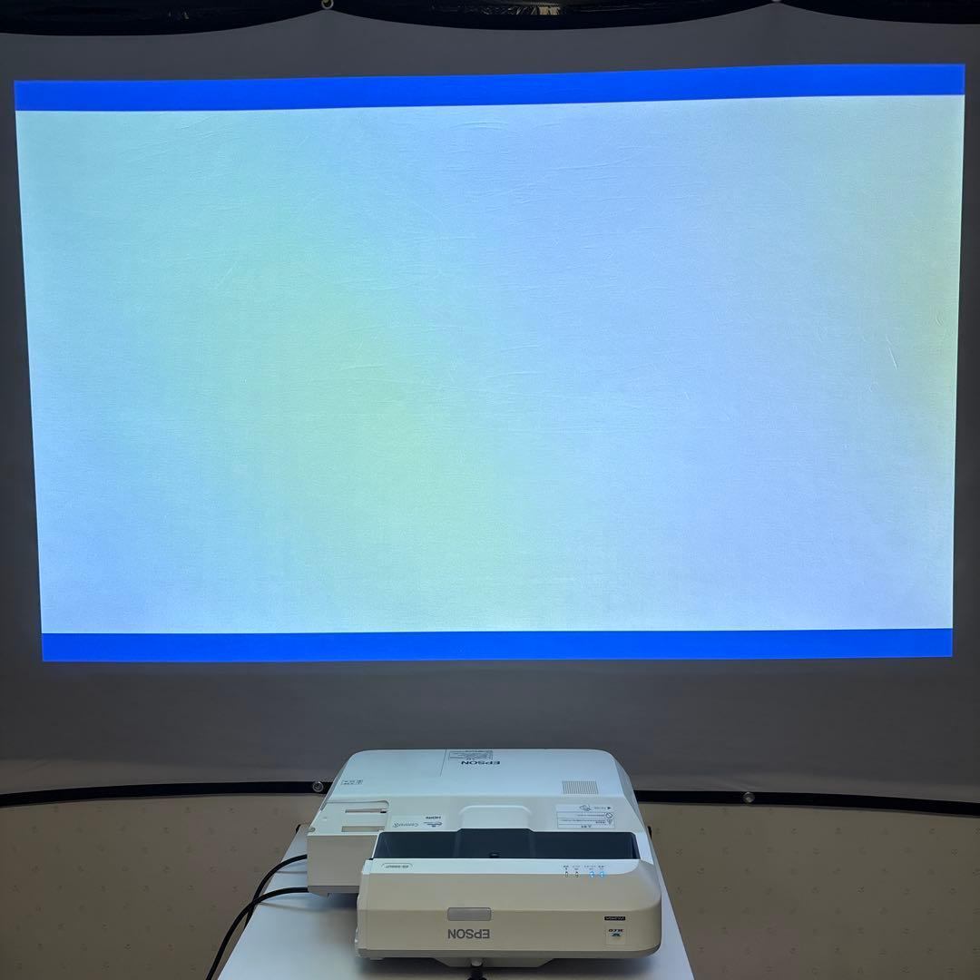 エプソン 超短焦点プロジェクター　EB-696UT 付属品豪華