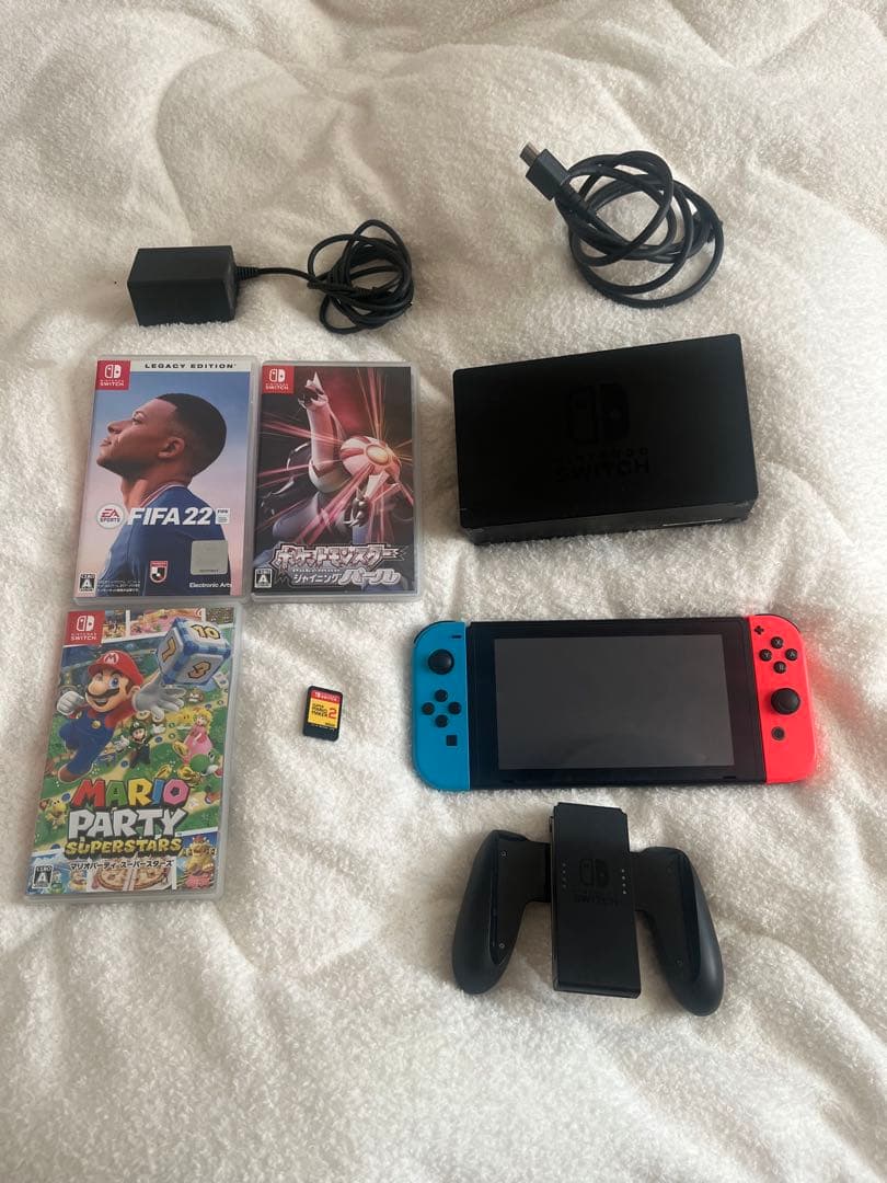 Nintendo Switch 本体 + ソフト4本！