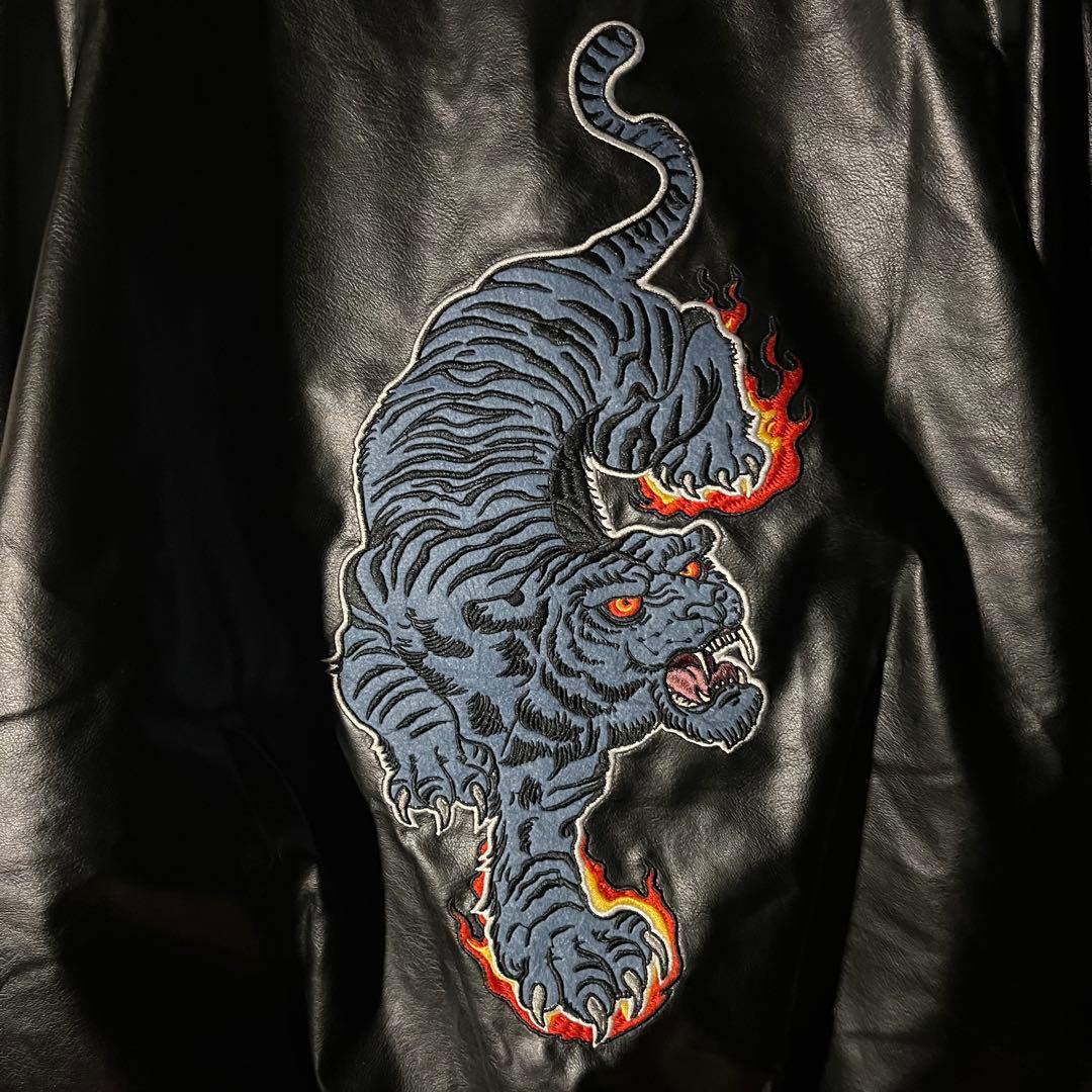 【値下交渉歓迎】チュウカタベタイ　タイガー　レザージャケット　Lサイズ　美品