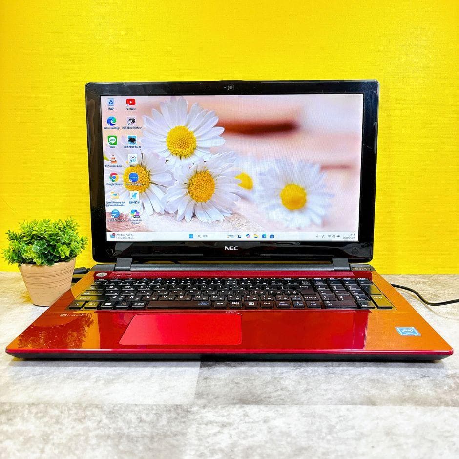 かわいい赤❣SSD搭載で快適✨Win11薄型カメラ付きノートパソコン 仕事や趣味