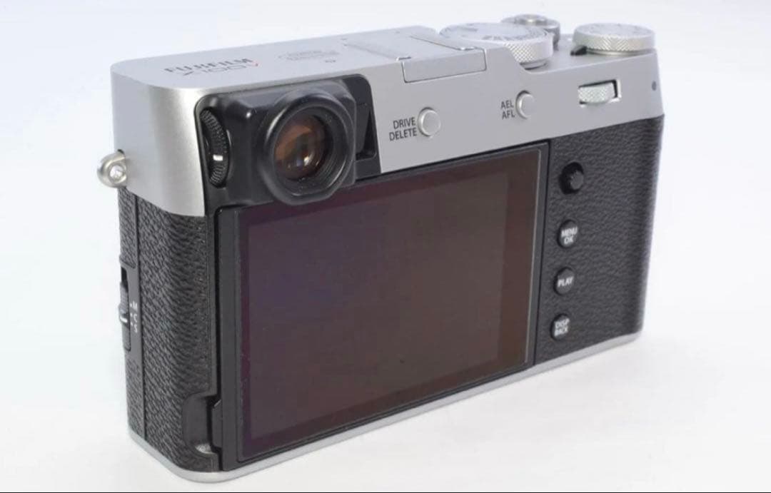 未使用品同様　FUJIFILM デジタルカメラ　X100V シルバー