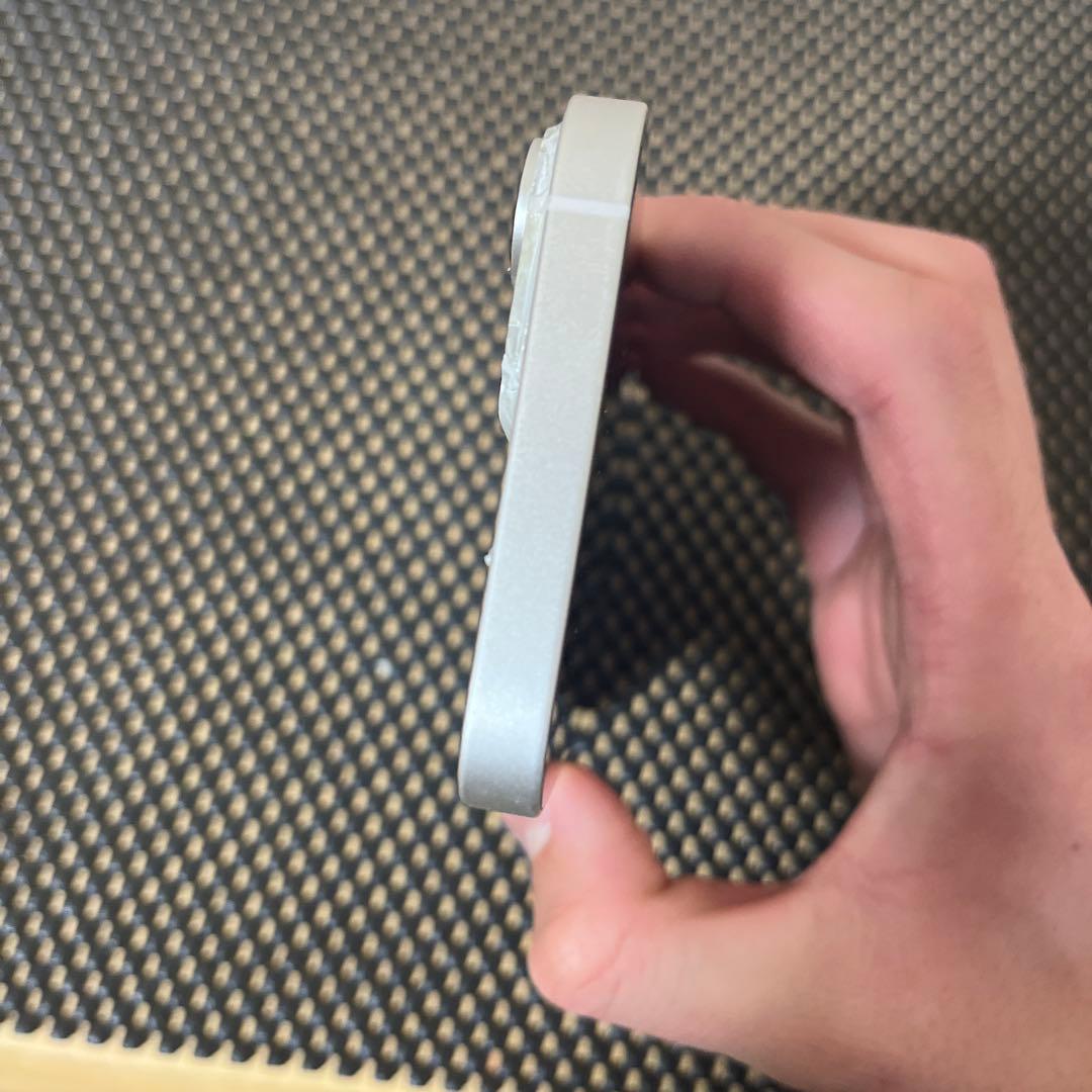 ひび割れ　iPhone14