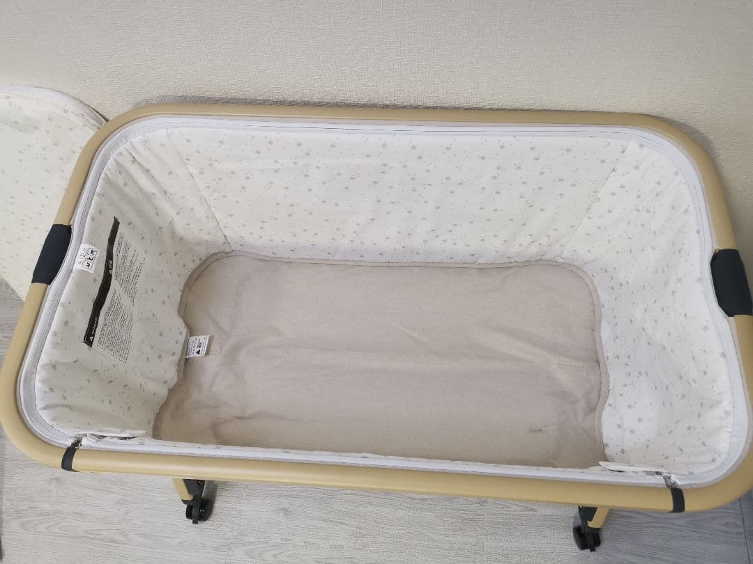 HZDMJ ベビーベッド ベージュ 使用1か月のみ