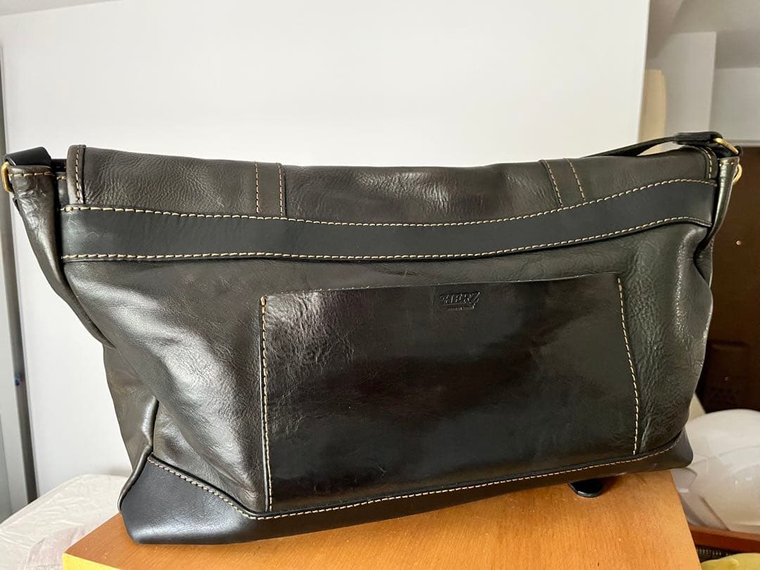 HERZ ヘルツ メッセンジャーバッグ Lサイズ