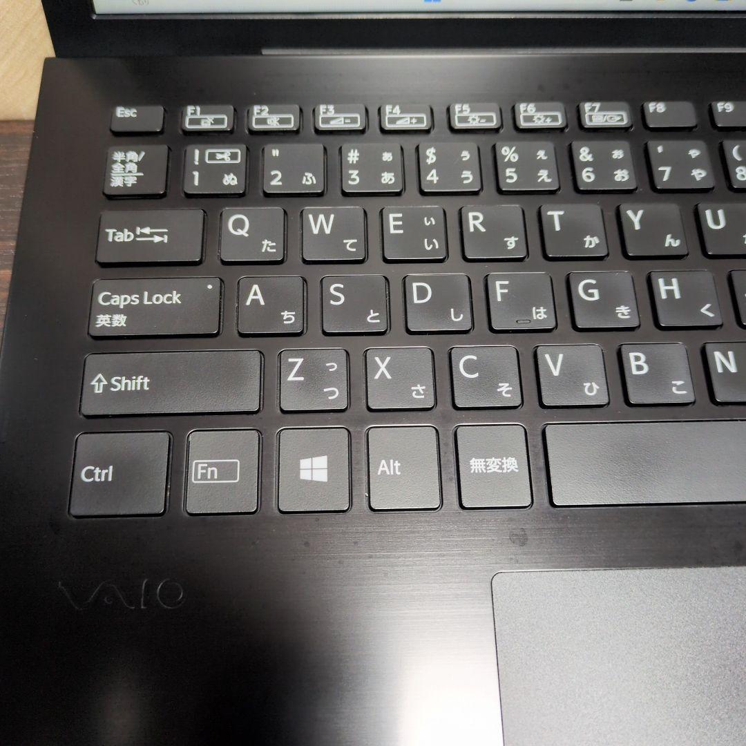 VAIO 第8世代 i5 8GB 256GB 13.3 FHD P020