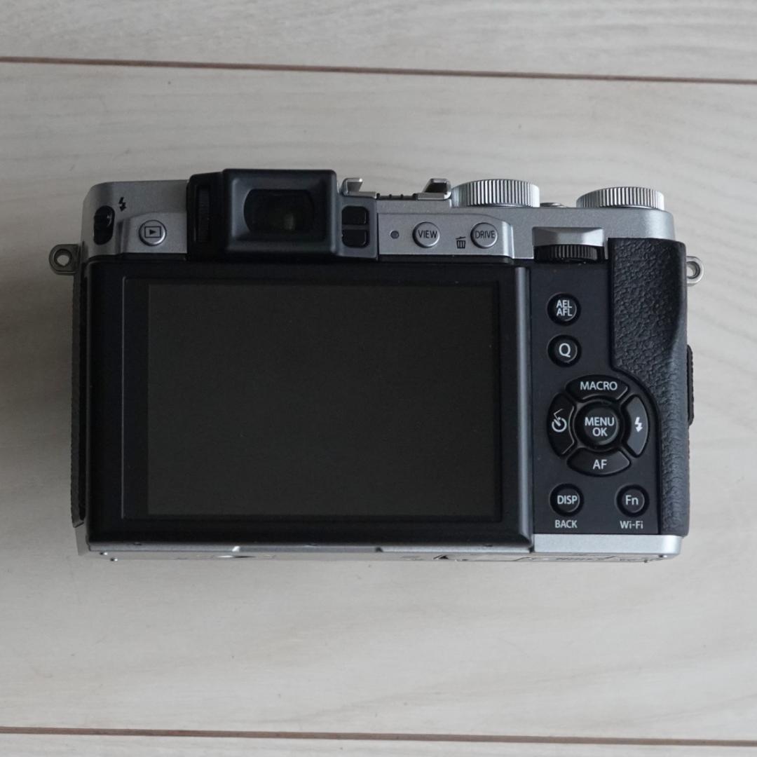 FUJIFILM デジタルカメラ X30 シルバー