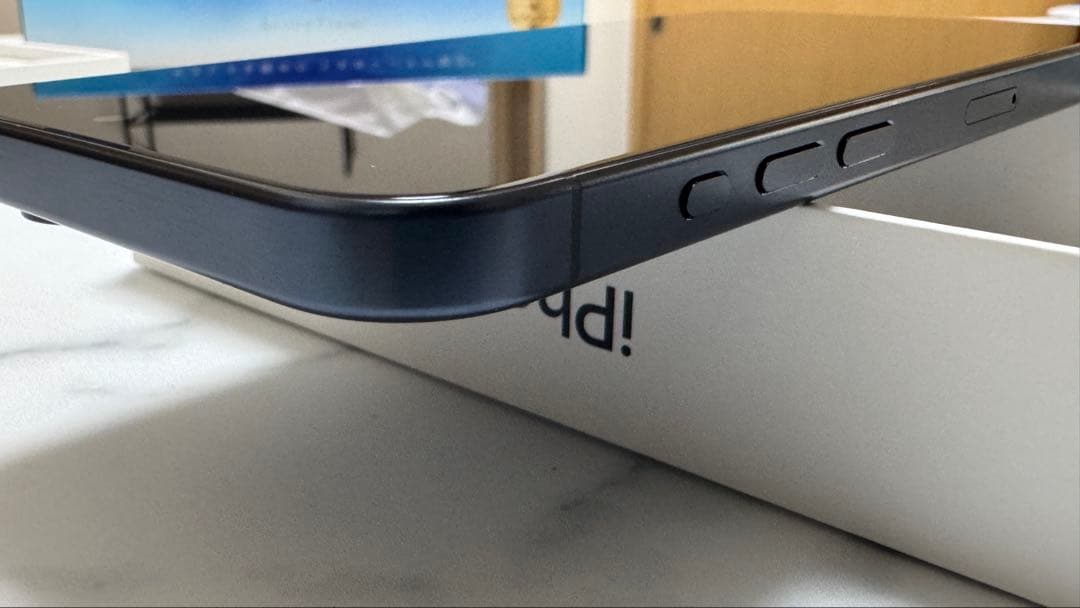 iPhone 15 Pro Max ブラックチタニウム SIMフリー