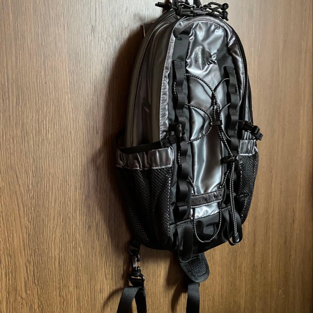 新品未使用 正規品　ノースフェイス　スーパーワンウェイ　バッグ　シルバーグレー