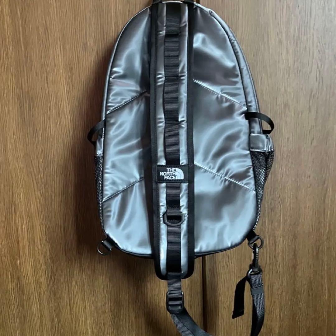 新品未使用 正規品　ノースフェイス　スーパーワンウェイ　バッグ　シルバーグレー