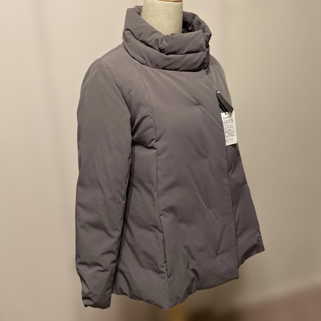 【新品タグ付:バーニーズNY】ダウンジャケット ハイネック、試着のみ