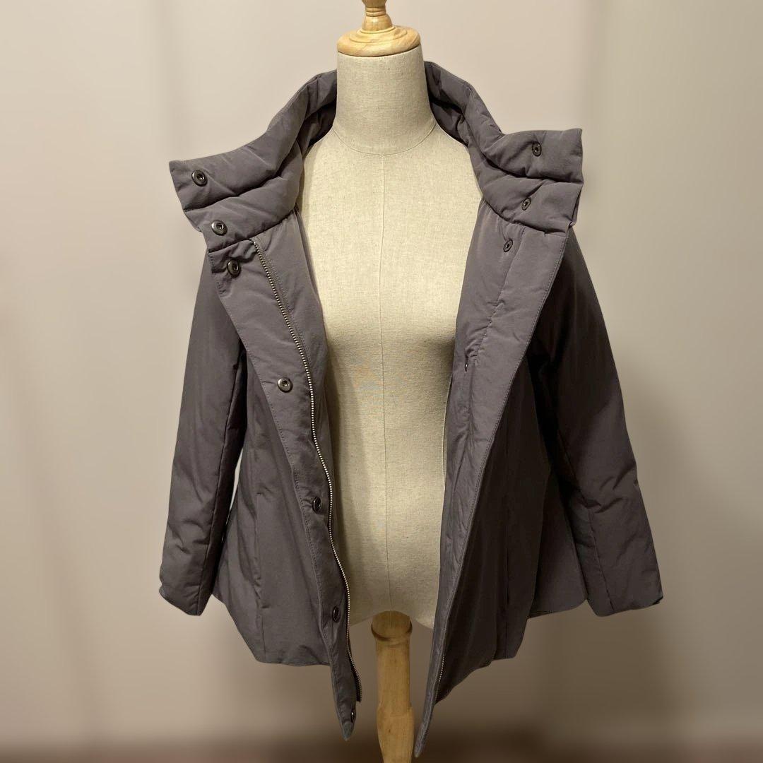 【新品タグ付:バーニーズNY】ダウンジャケット ハイネック、試着のみ