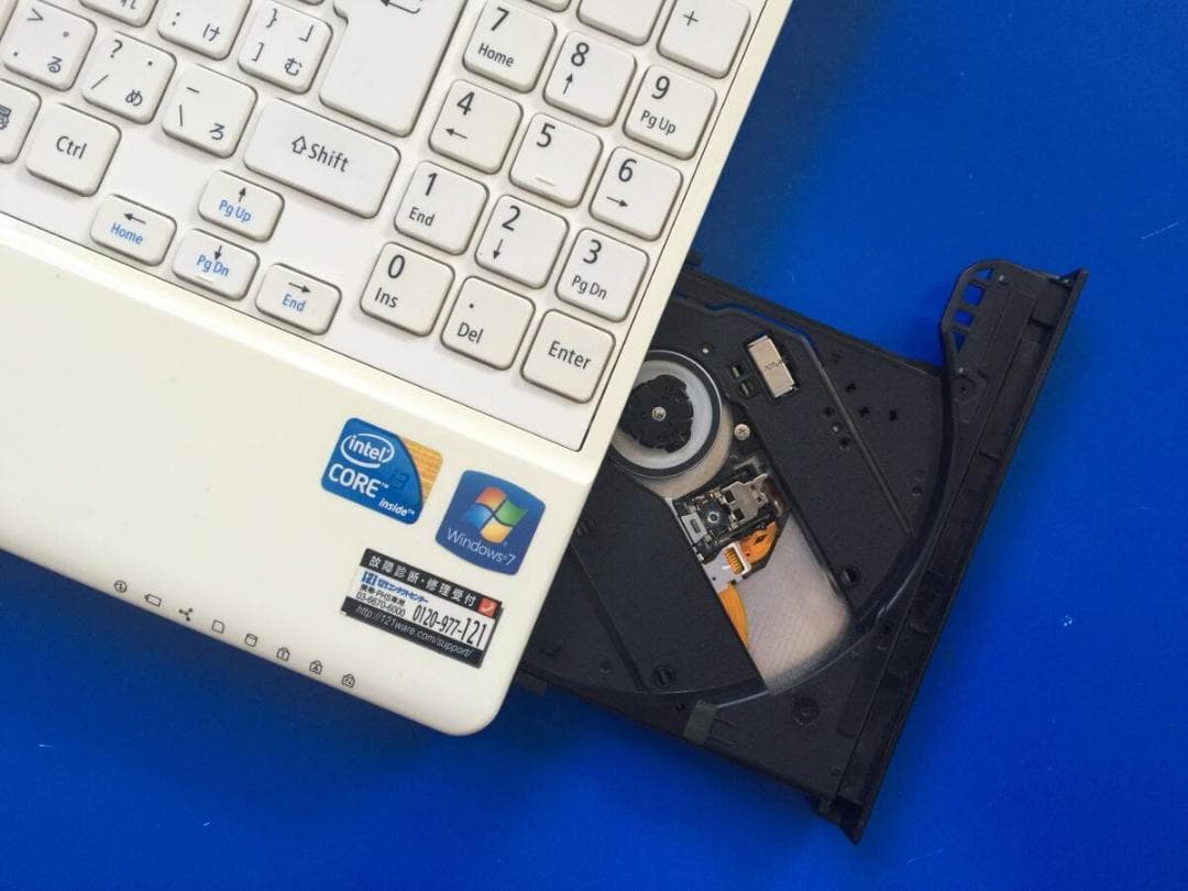 NEC LM550/ES6W 13.3型 コンパクト テンキ付きノートパソコン