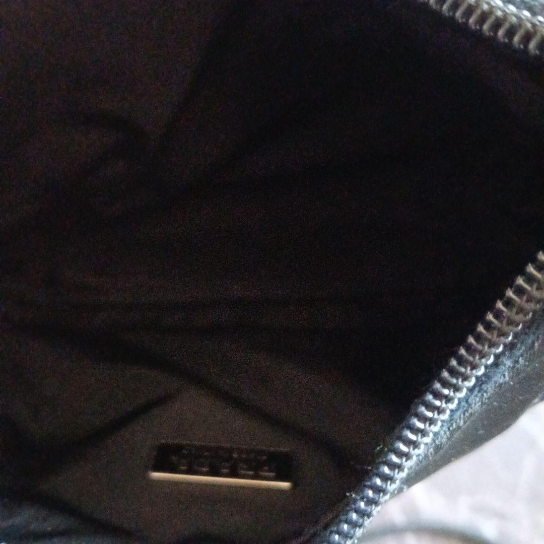 美品　PRADA　ブラックポーチ