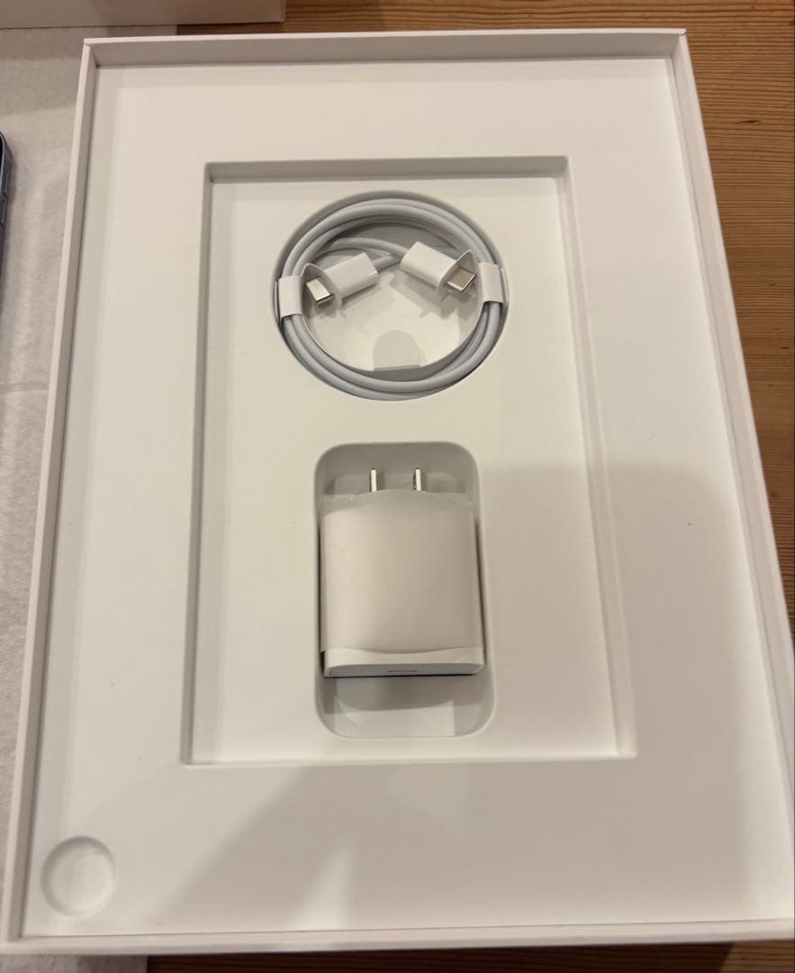 iPad Air 第5世代 WI-FI + cellular