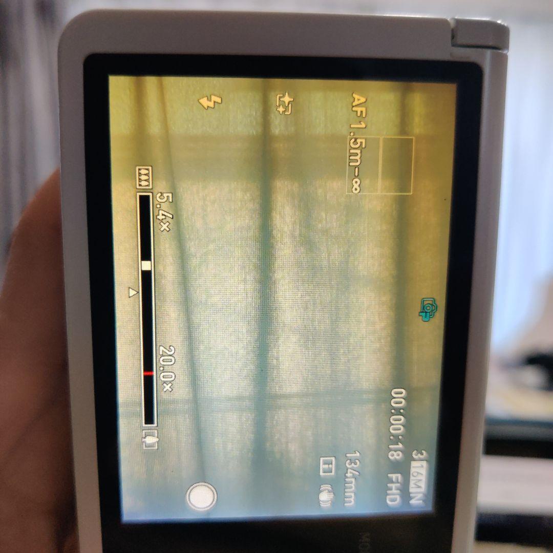 CASIO ZR50　EXILIM ホワイト コンパクトデジタルカメラ