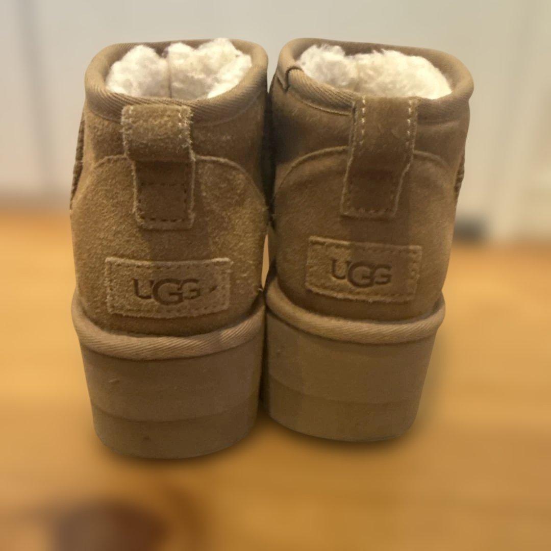 靴 UGG Classic Ultra Mini Platform