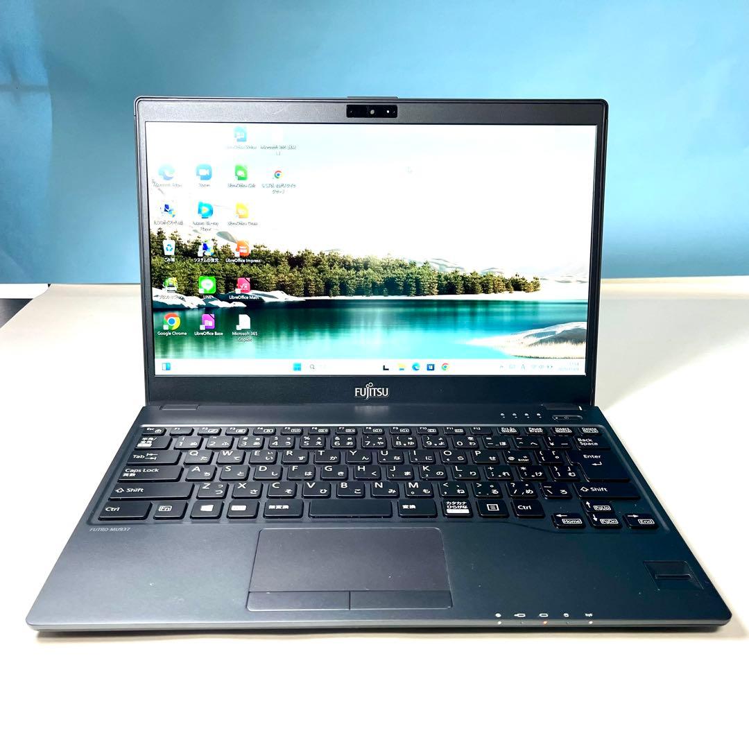 ☆超軽量薄型持ち運び楽々☆SSD搭載快速！届いてすぐ使える富士通ノートパソコン