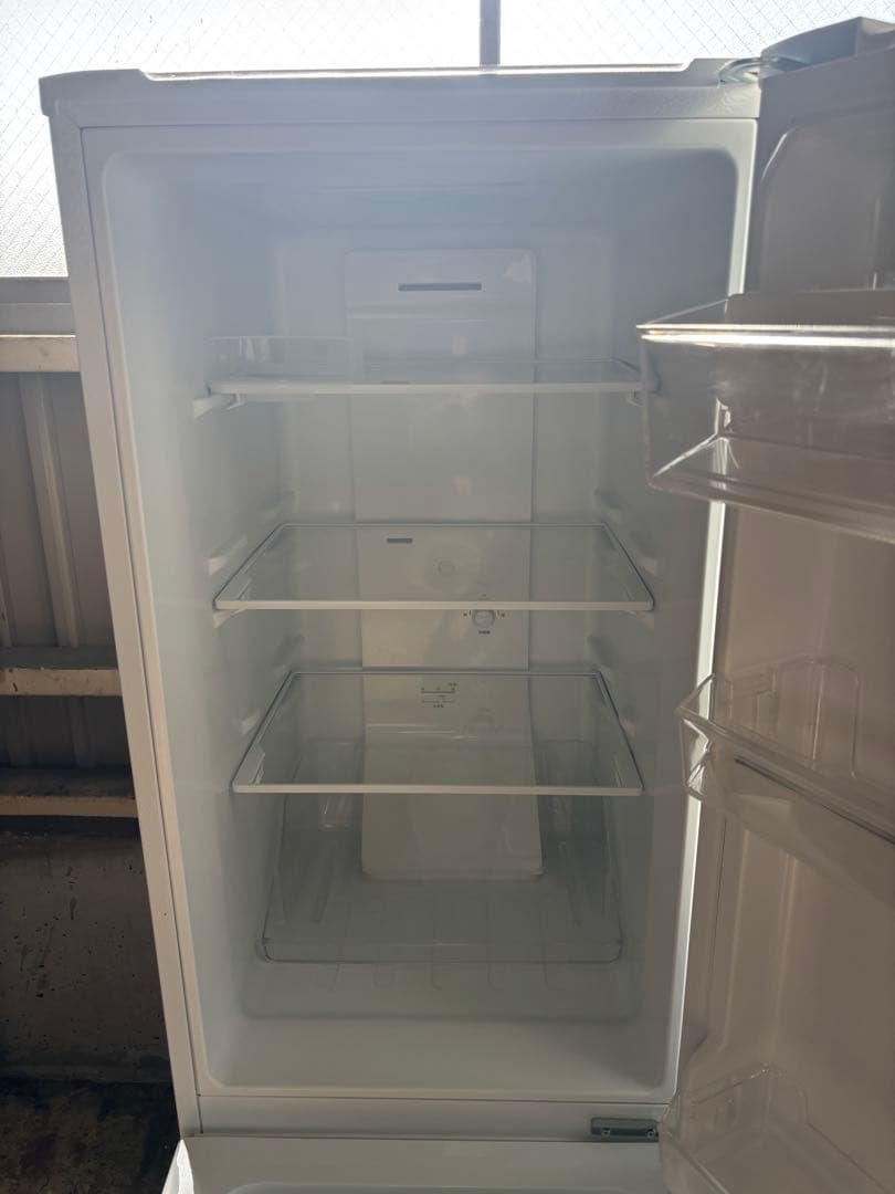 ヤマダオリジナル　冷蔵庫　YRZF17L R-006