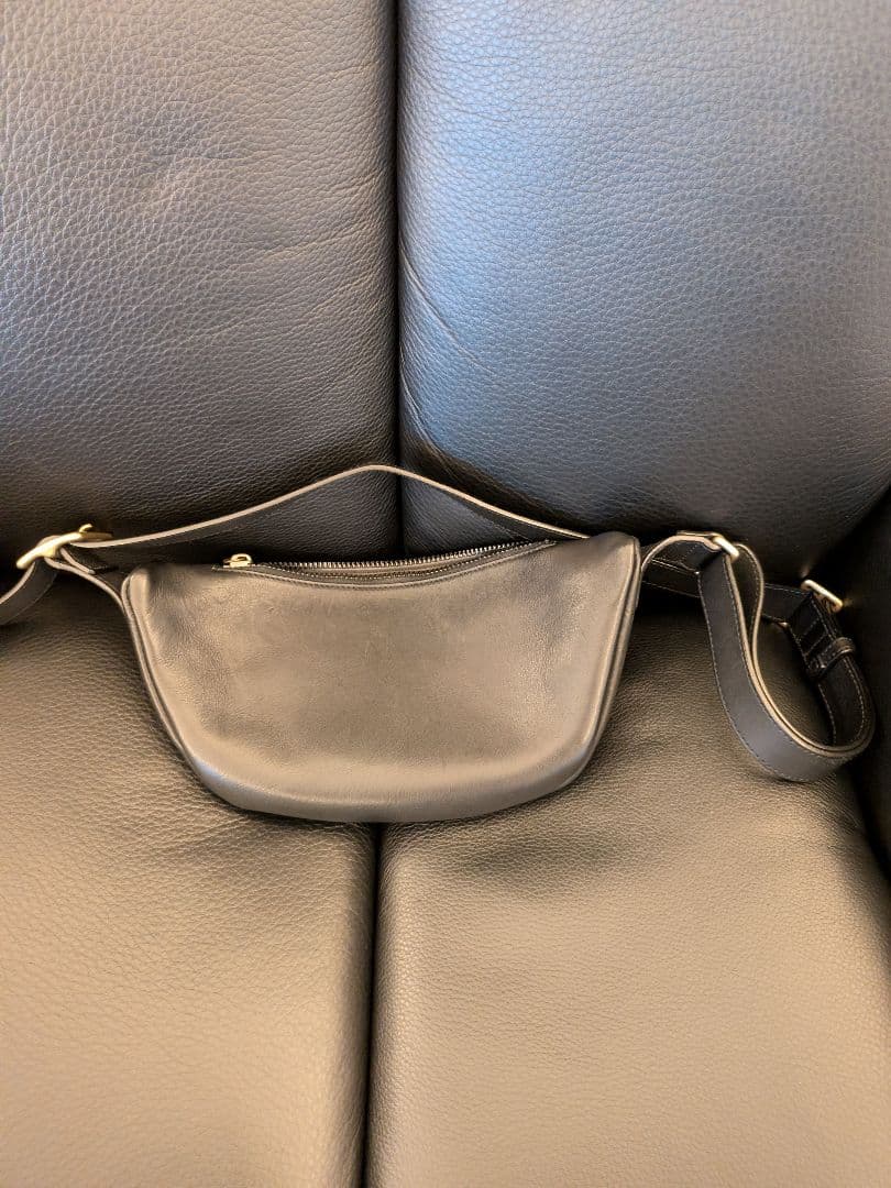 土屋鞄 リビート クロスボディバッグ ブラック 黒