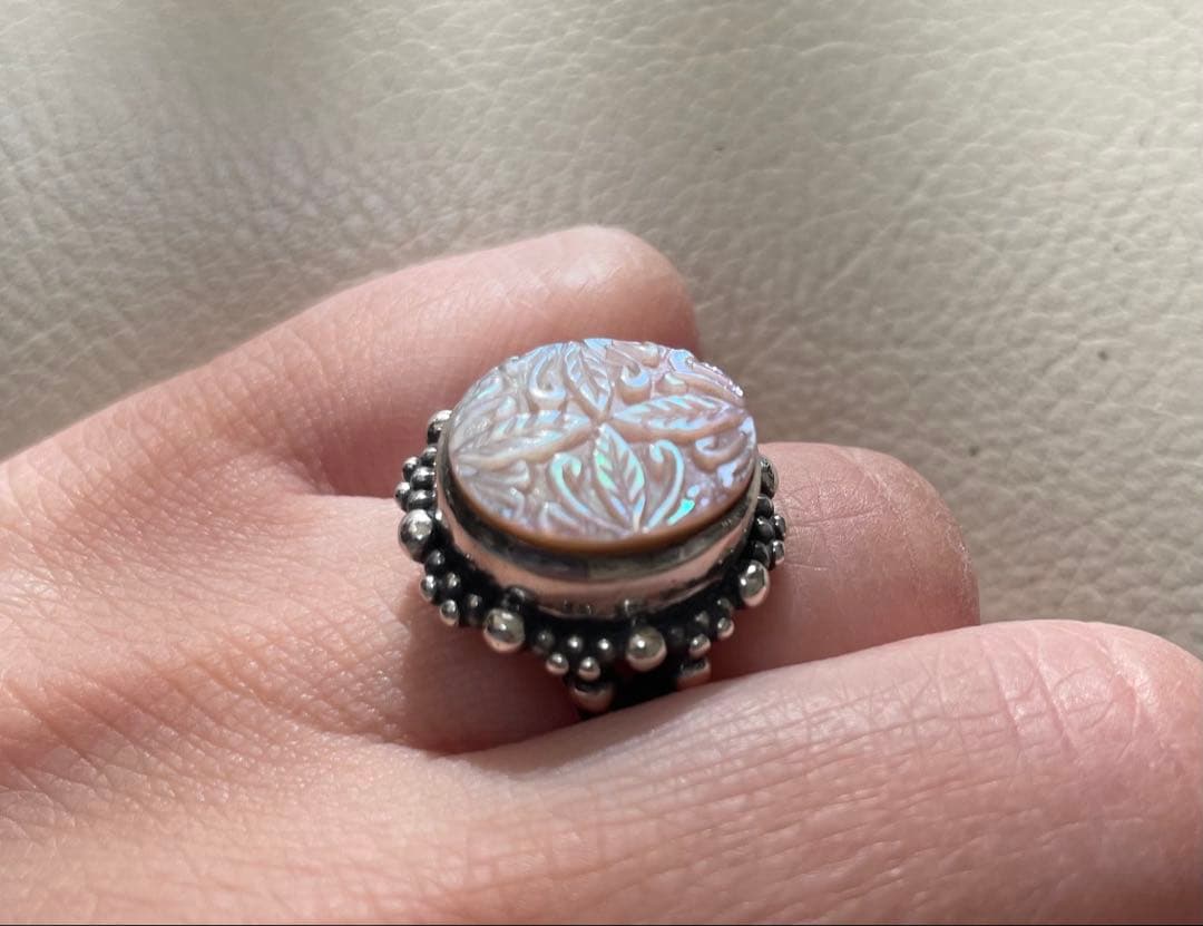 Stephen Dweck 彫りマザーオブパール 遊色が美しい存在感リング11号