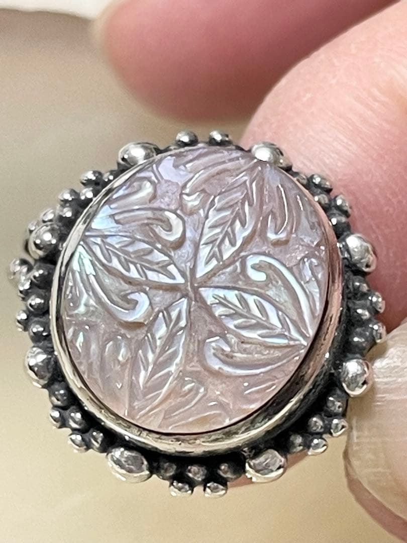 Stephen Dweck 彫りマザーオブパール 遊色が美しい存在感リング11号