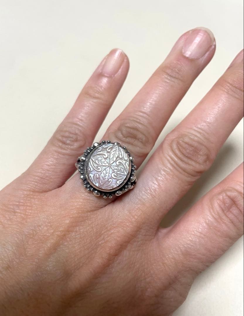 Stephen Dweck 彫りマザーオブパール 遊色が美しい存在感リング11号