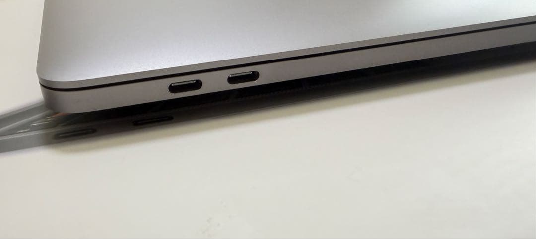 MacBook Pro 2020 16GB/512GB/13インチ