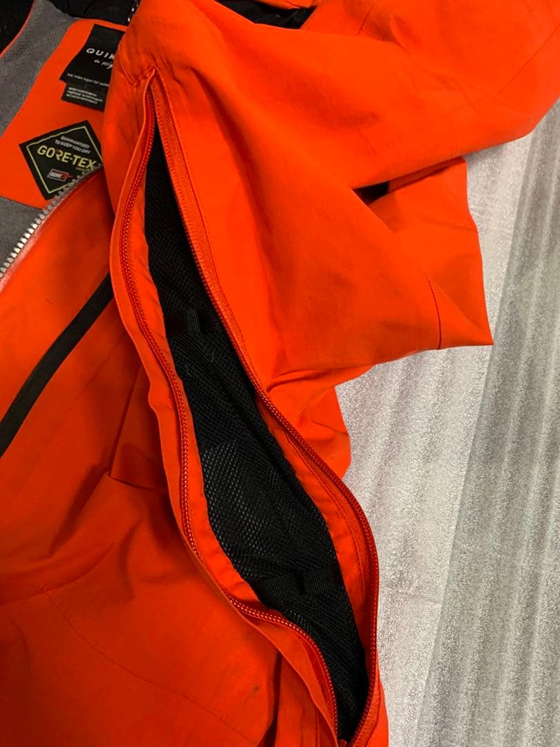 スノーボードウエア　Quick silver　クイックシルバー　Ｌサイズ　スノポ