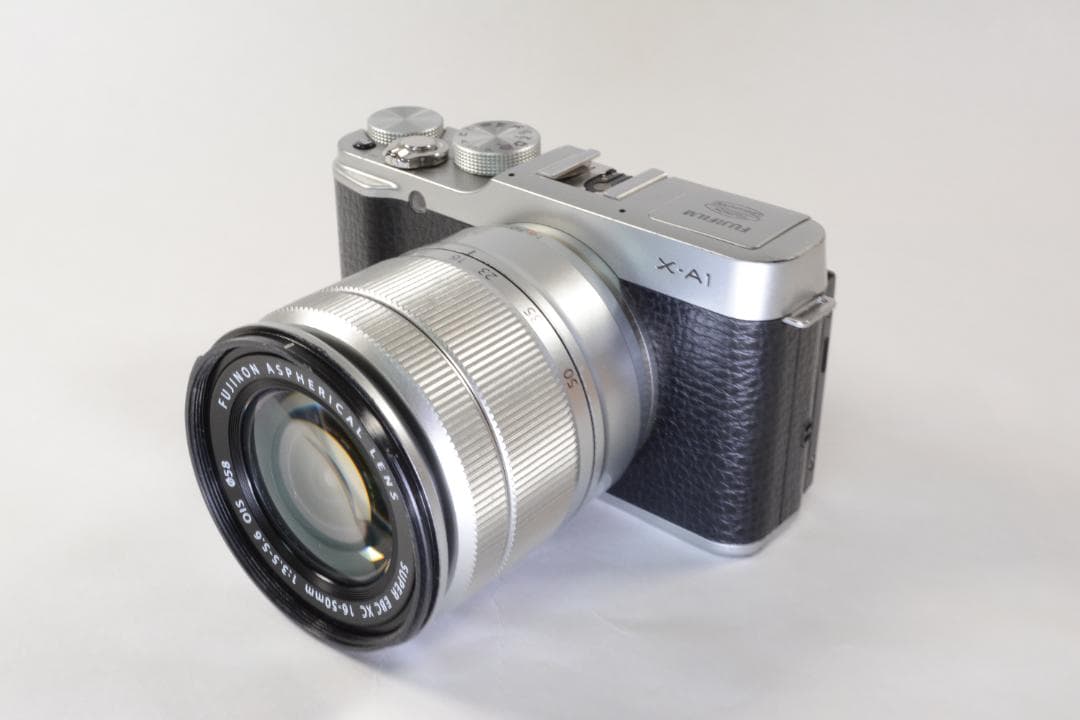 Fujifilm X-A1 ミラーレス一眼カメラ